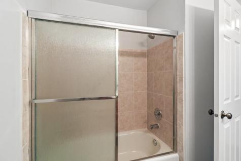 1102 Woodbury Lane Wheeling IL 60090