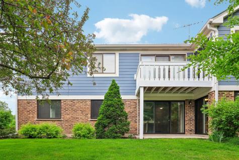 1102 Woodbury Lane Wheeling IL 60090