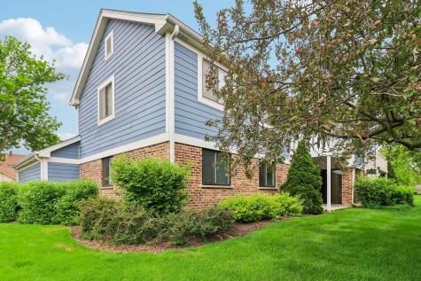 1102 Woodbury Lane Wheeling IL 60090