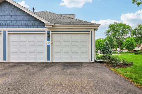 1102 Woodbury Lane Wheeling IL 60090
