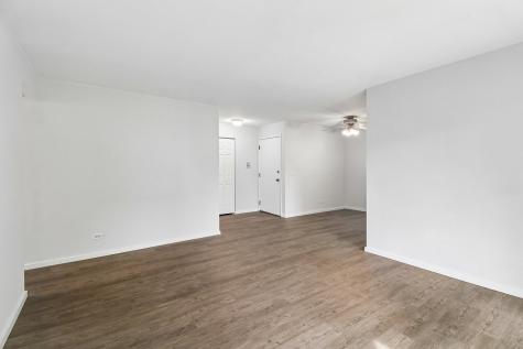 1102 Woodbury Lane Wheeling IL 60090