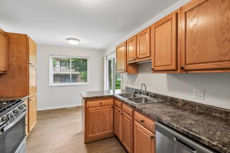 1102 Woodbury Lane Wheeling IL 60090