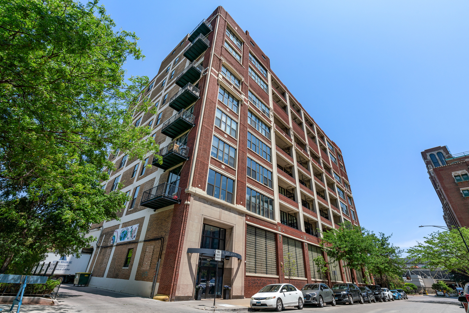 320 East 21st Street Chicago IL 60616
