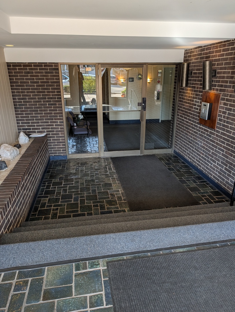8444 West Wilson Avenue Chicago IL 60656