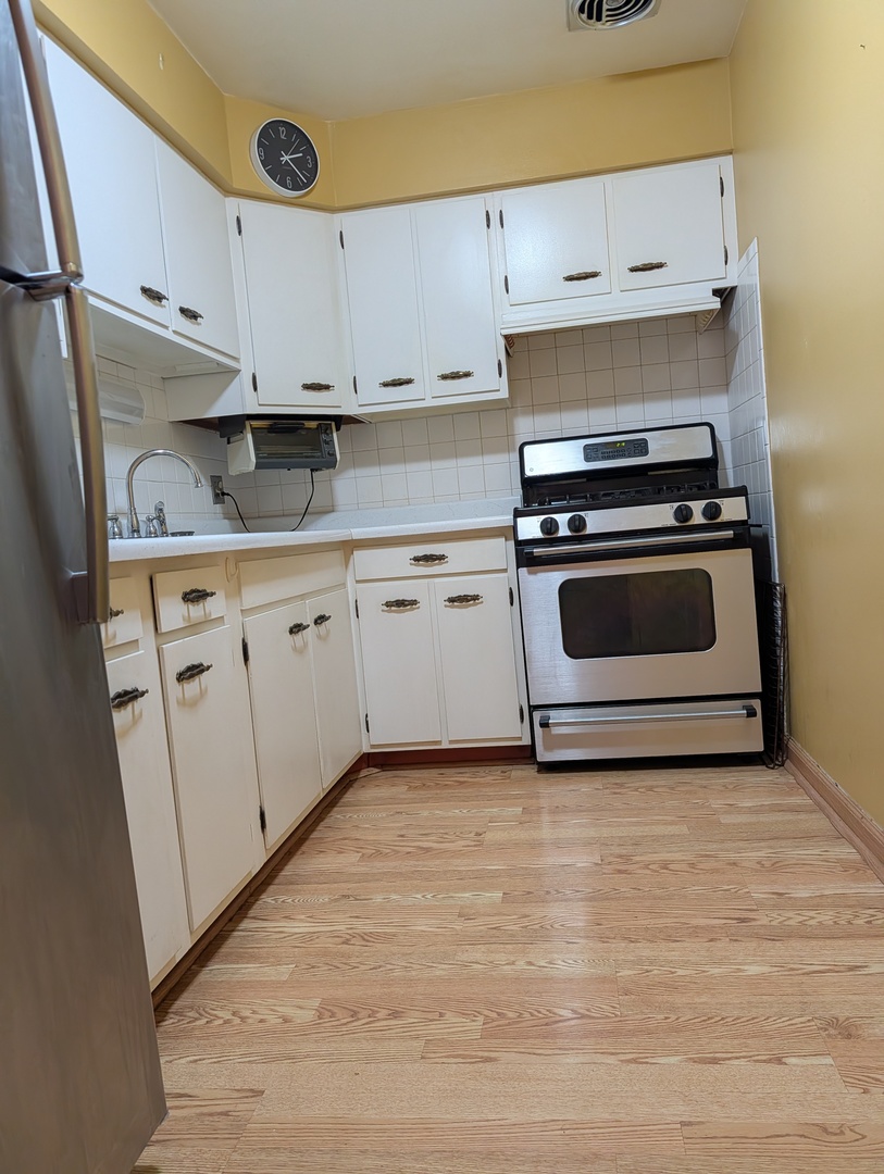 8444 West Wilson Avenue Chicago IL 60656