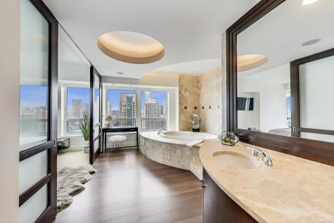 800 North Michigan Avenue Chicago IL 60611