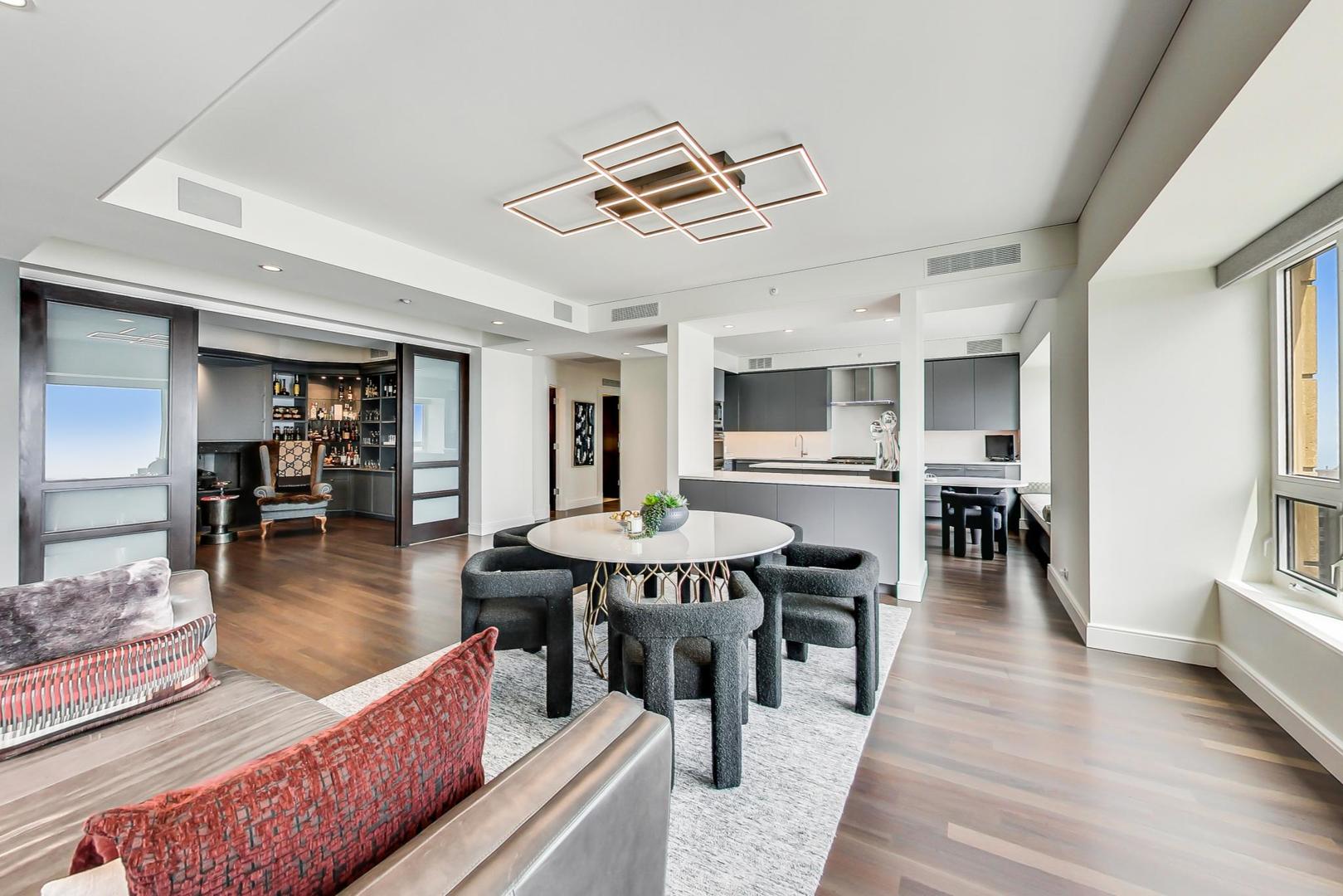 800 North Michigan Avenue Chicago IL 60611