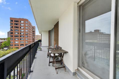 5901 North Sheridan Road Chicago IL 60660