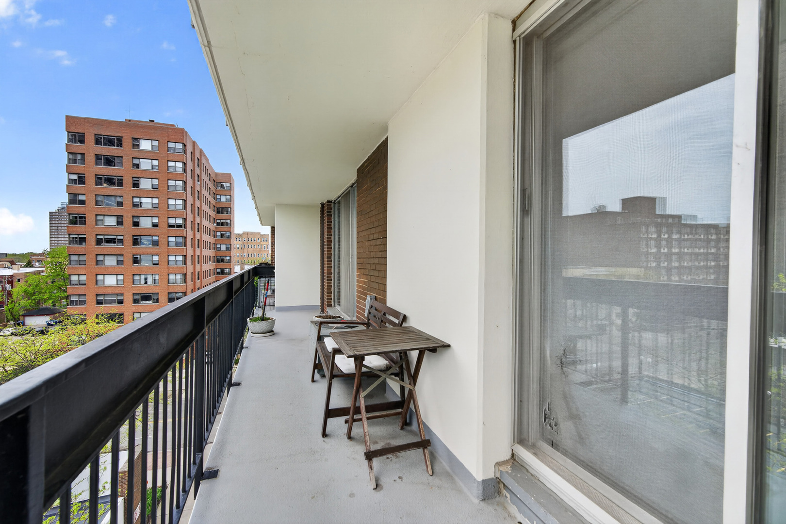 5901 North Sheridan Road Chicago IL 60660