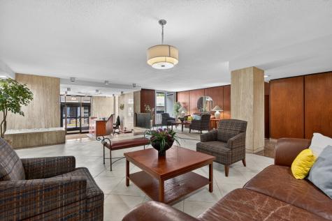 5901 North Sheridan Road Chicago IL 60660