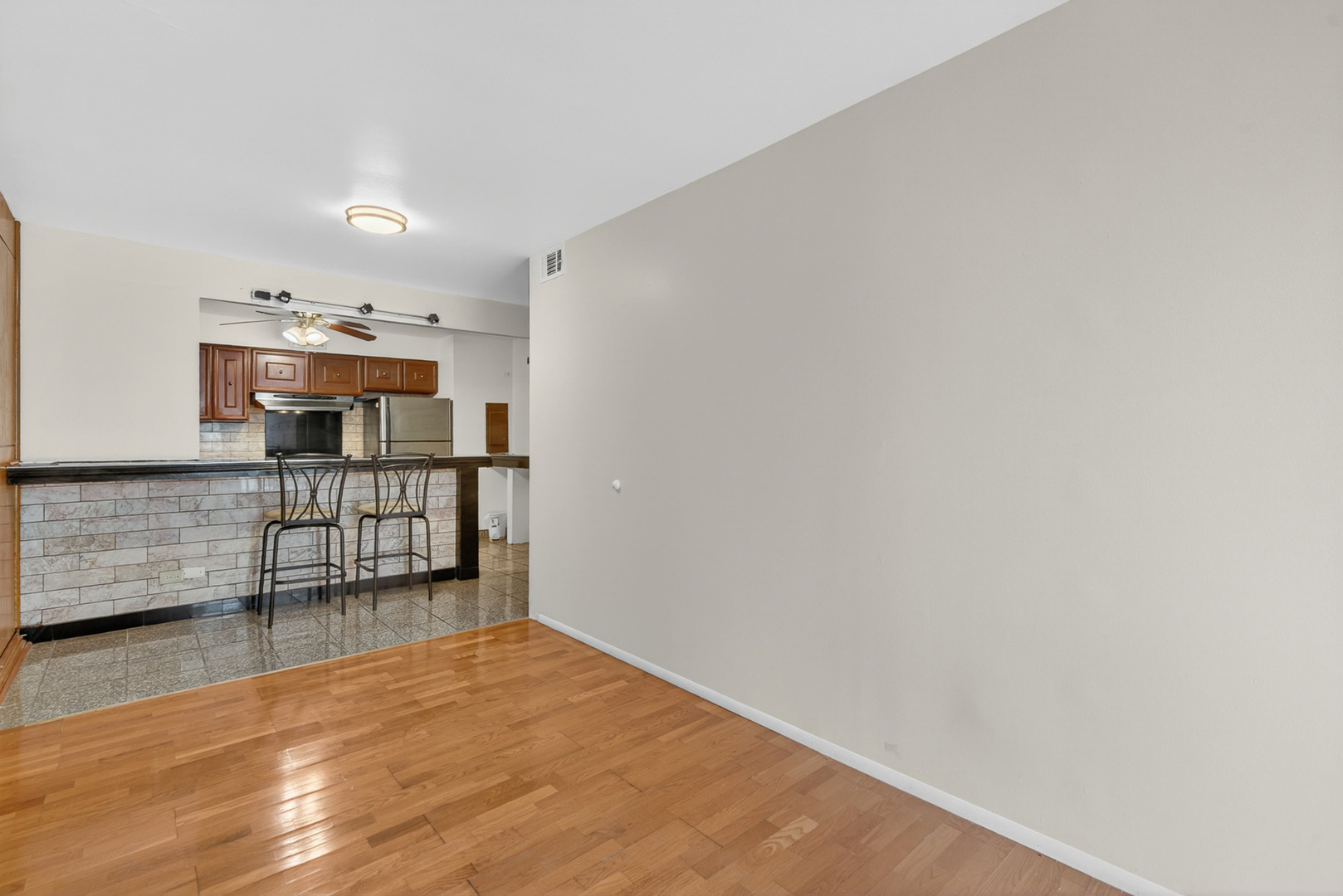 5901 North Sheridan Road Chicago IL 60660