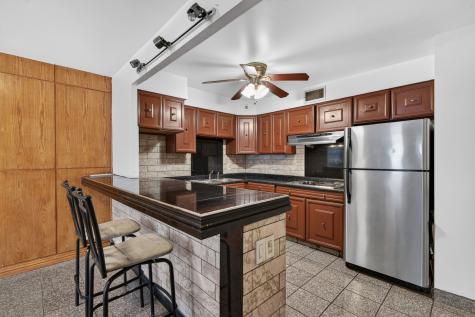 5901 North Sheridan Road Chicago IL 60660