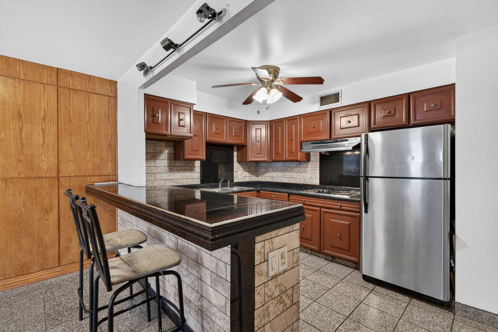 5901 North Sheridan Road Chicago IL 60660
