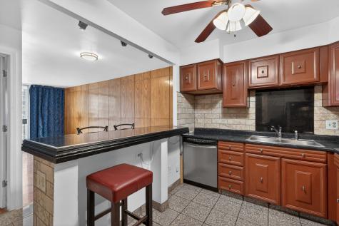 5901 North Sheridan Road Chicago IL 60660