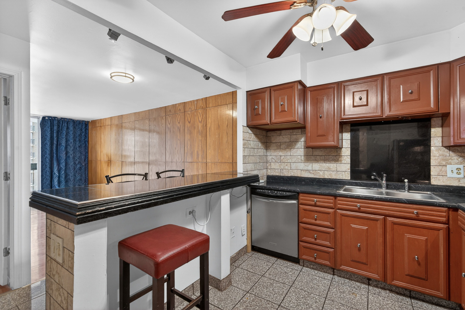 5901 North Sheridan Road Chicago IL 60660