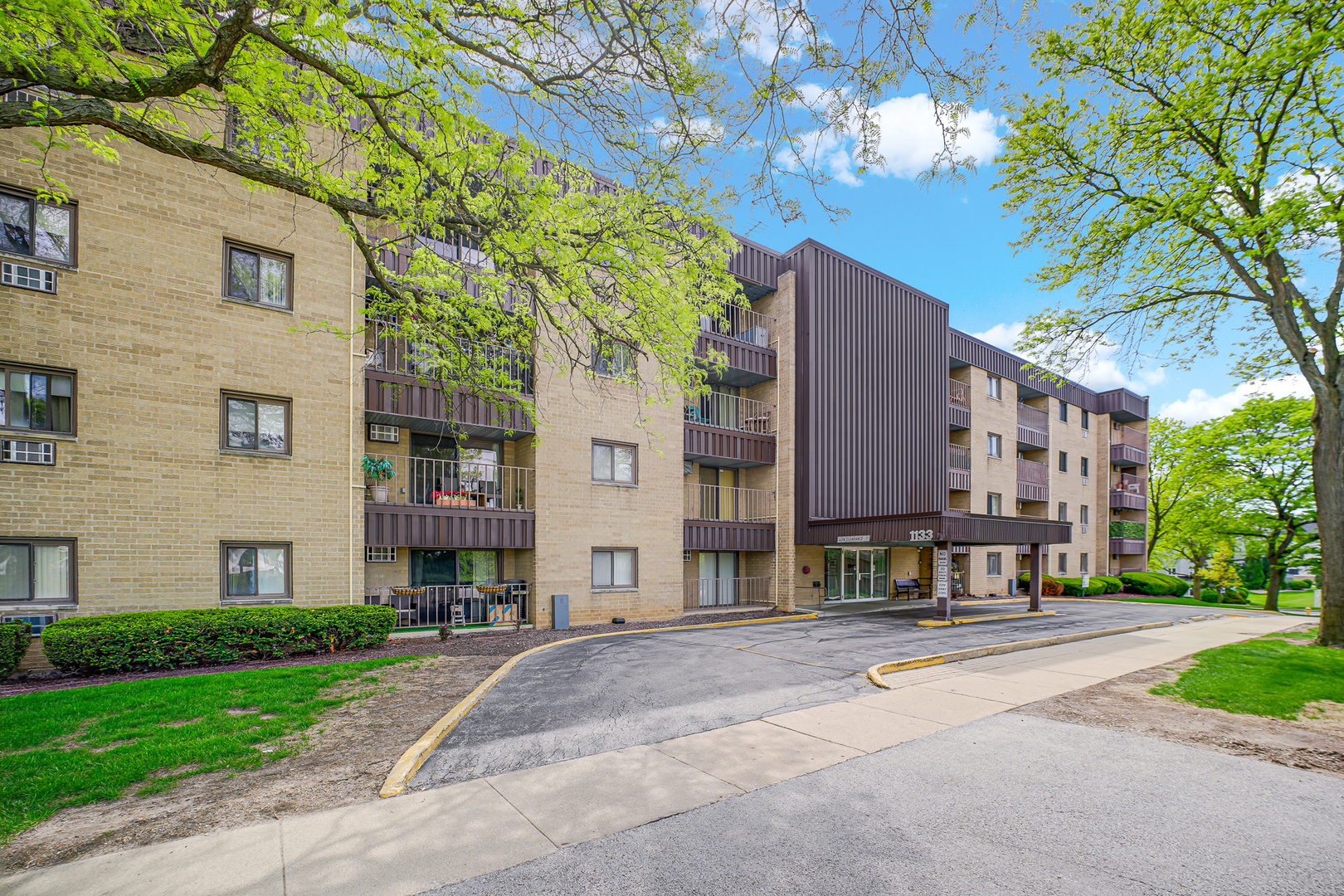 1133 South Finley Road Lombard IL 60148