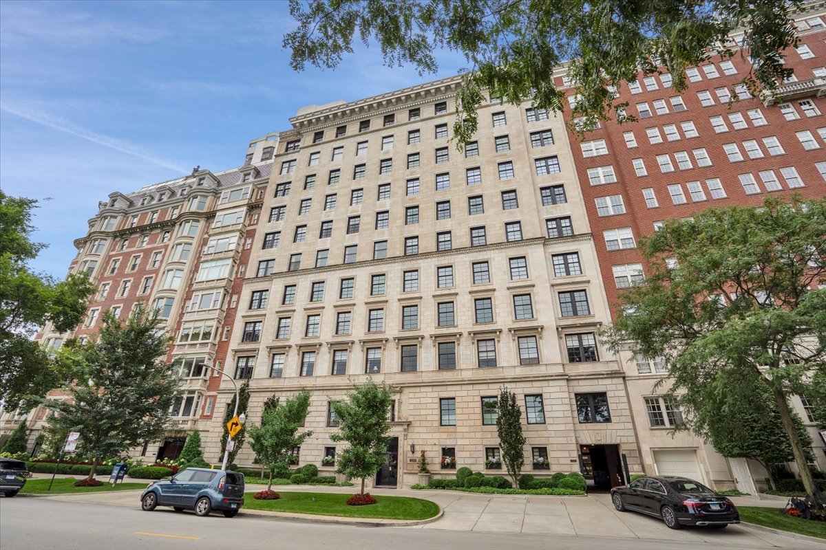 229 East Lake Shore Drive Chicago IL 60611