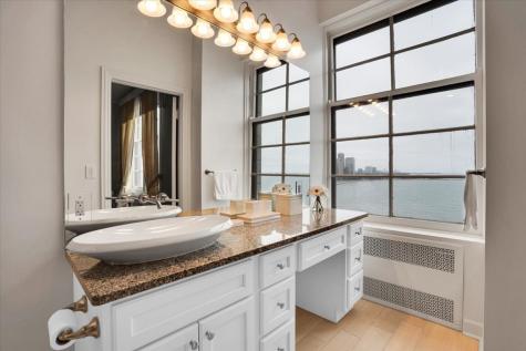 229 East Lake Shore Drive Chicago IL 60611