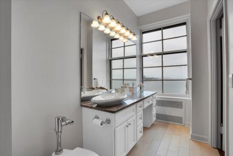 229 East Lake Shore Drive Chicago IL 60611