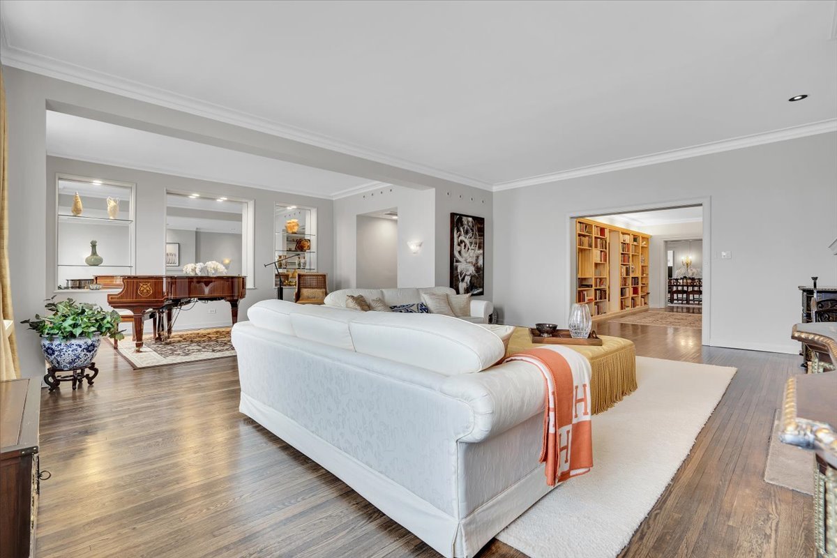 229 East Lake Shore Drive Chicago IL 60611