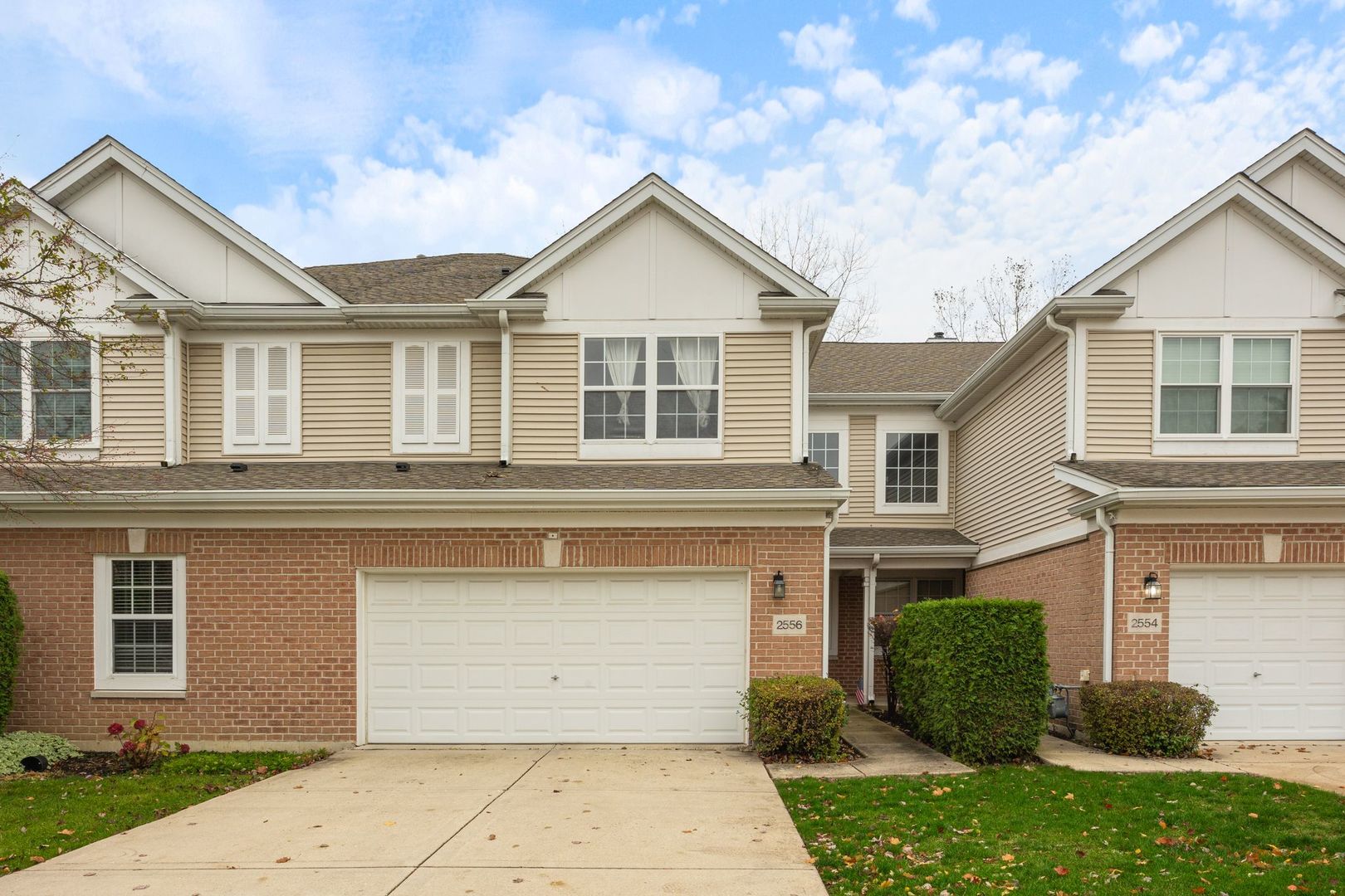 2556 Camberley Circle Westchester IL 60154