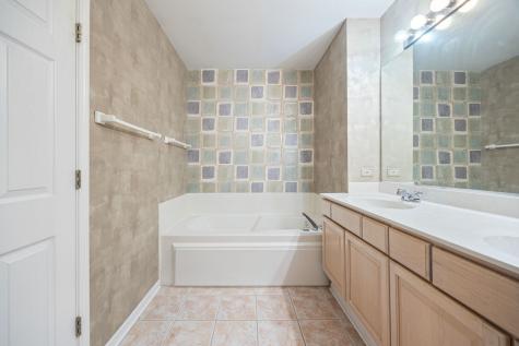 2556 Camberley Circle Westchester IL 60154