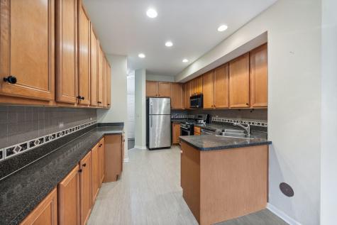 2556 Camberley Circle Westchester IL 60154