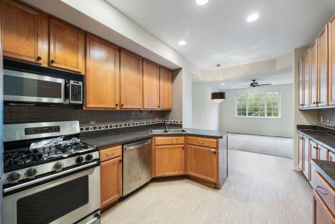 2556 Camberley Circle Westchester IL 60154