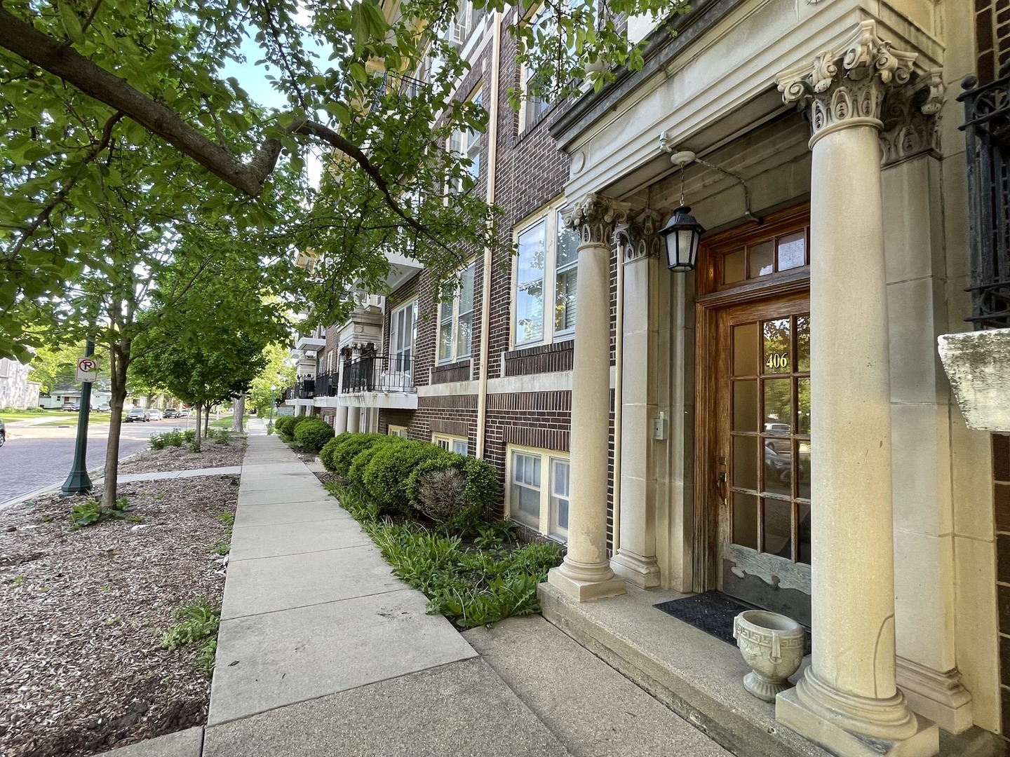 406 North Prairie Street Champaign IL 61820