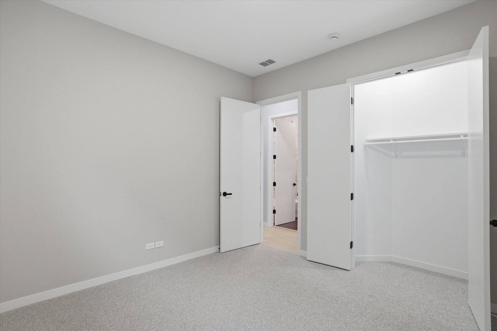 5830 North Lincoln Avenue Chicago IL 60659