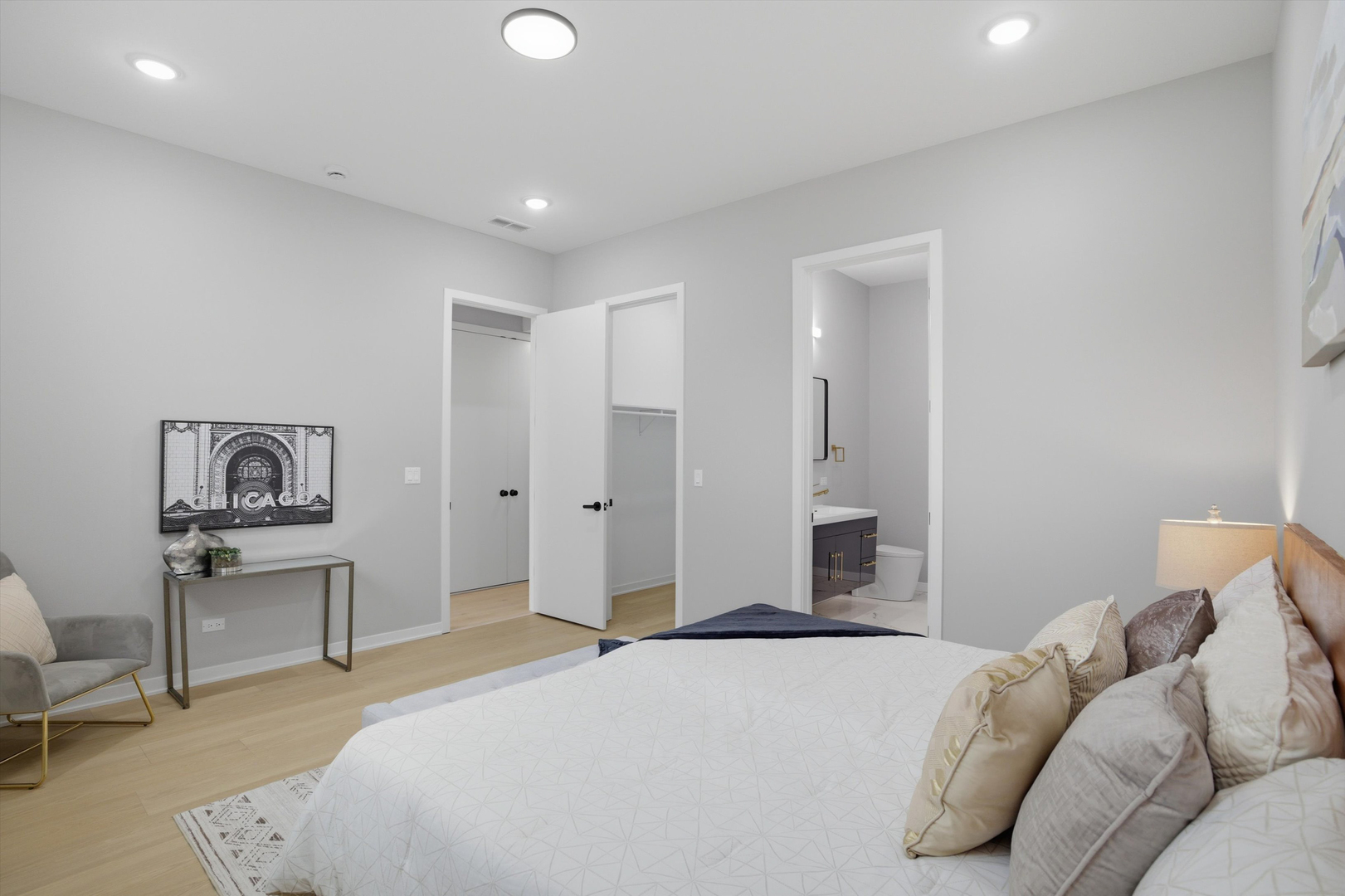 5830 North Lincoln Avenue Chicago IL 60659