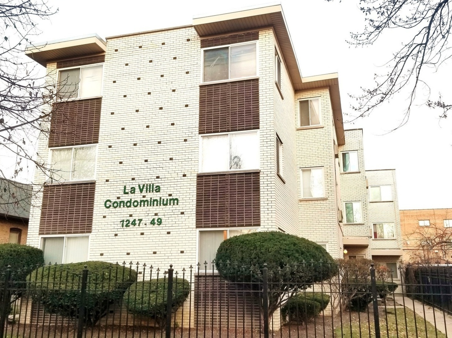 7249 North Hamilton Avenue Chicago IL 60645