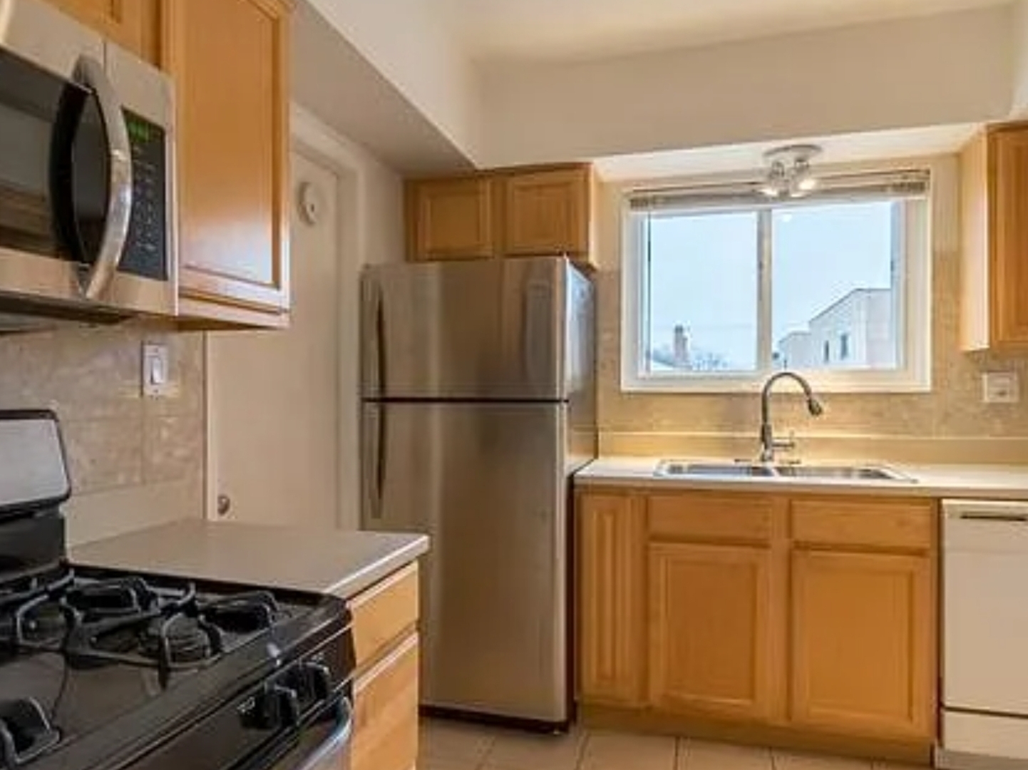 7249 North Hamilton Avenue Chicago IL 60645