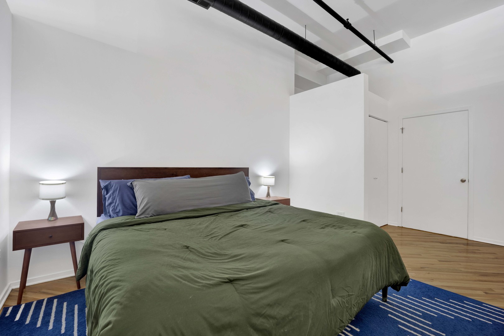 226 North Clinton Street Chicago IL 60661