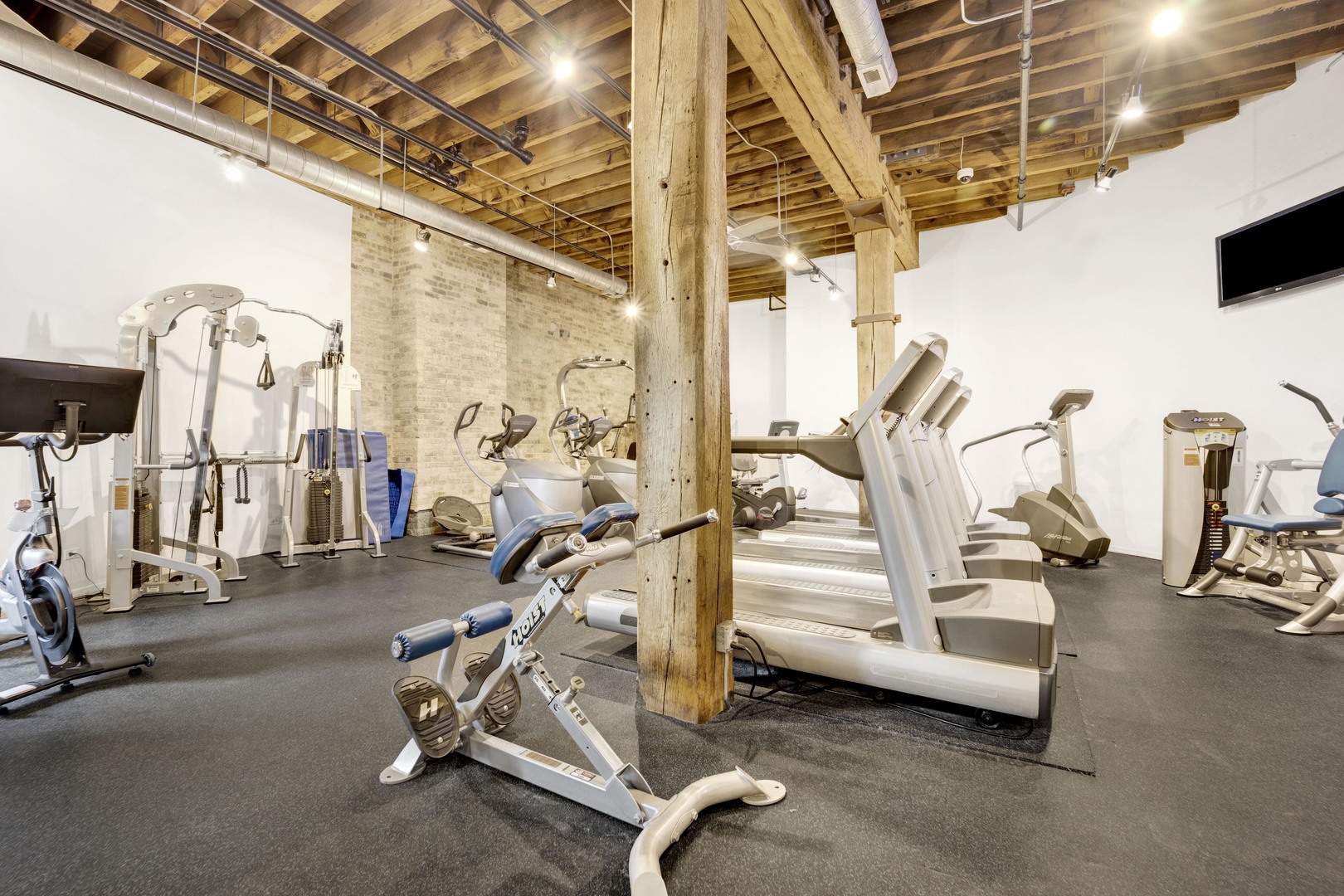 226 North Clinton Street Chicago IL 60661