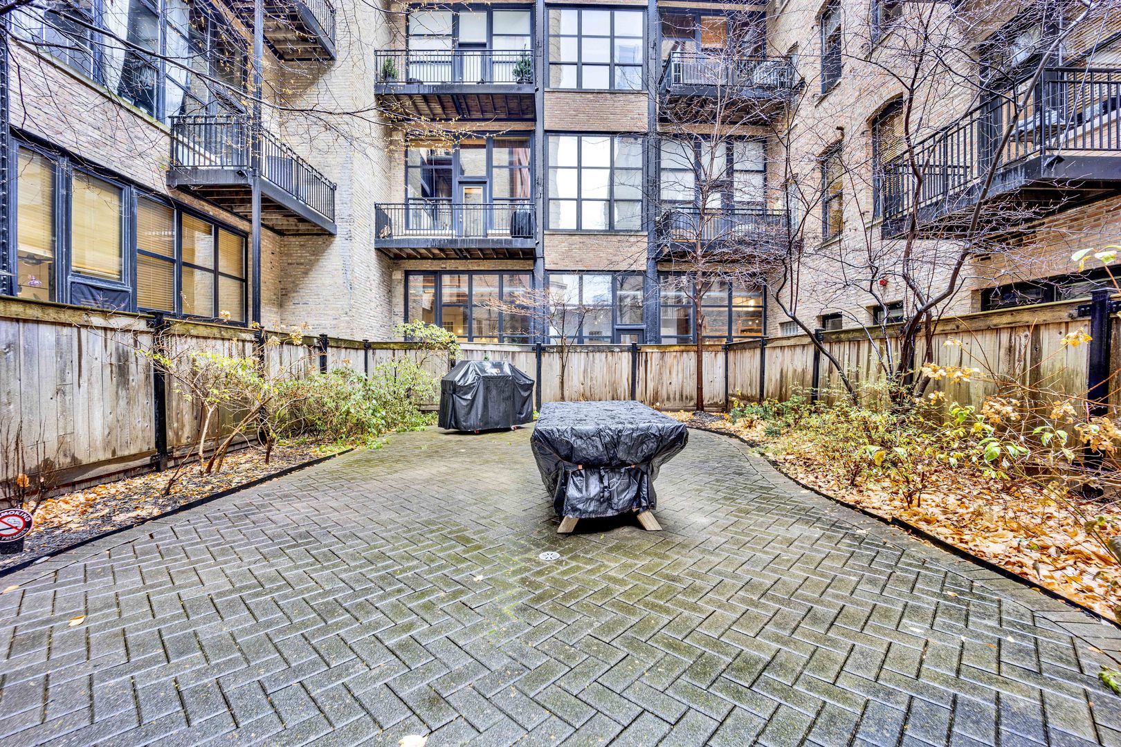226 North Clinton Street Chicago IL 60661
