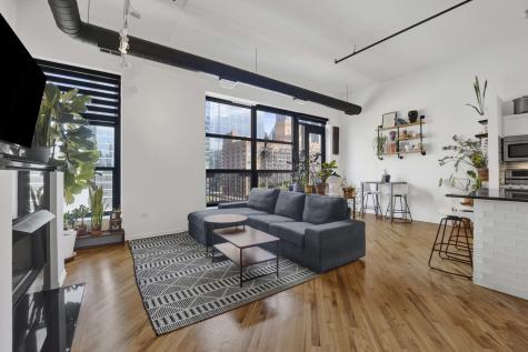226 North Clinton Street Chicago IL 60661