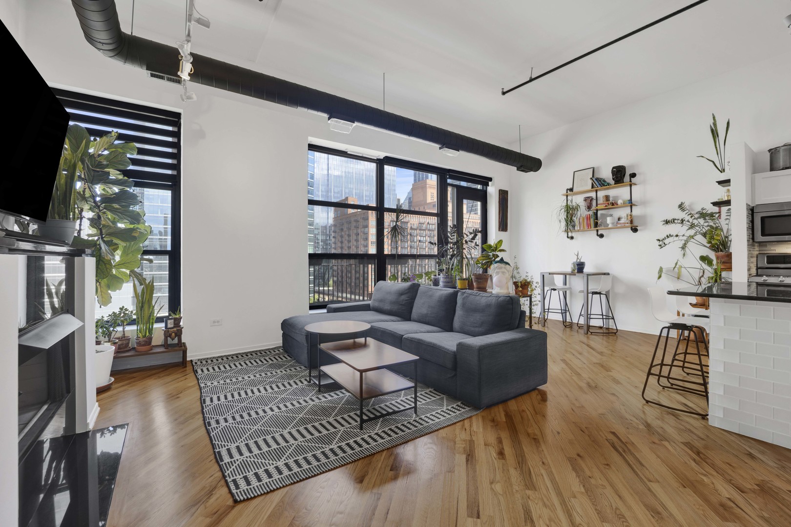 226 North Clinton Street Chicago IL 60661