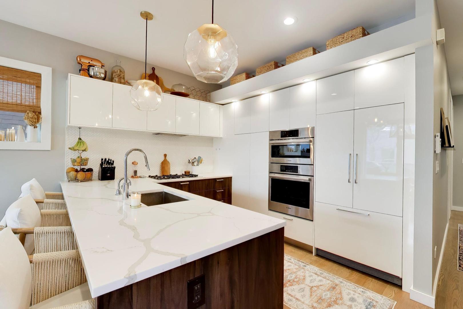 1534 North Honore Street Chicago IL 60622