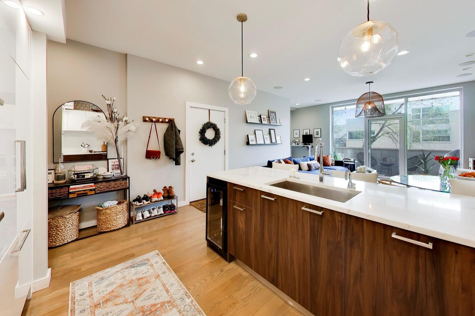 1534 North Honore Street Chicago IL 60622