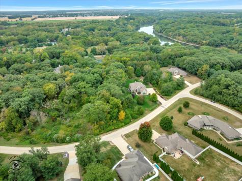 1785 Indian Trail Kankakee IL 60901