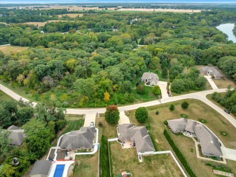 1785 Indian Trail Kankakee IL 60901