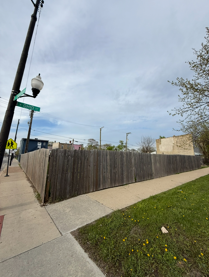 3964 West Ohio Street Chicago IL 60624