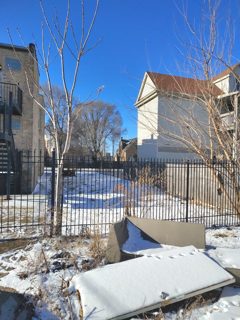 6737 South Eberhart Avenue Chicago IL 60637