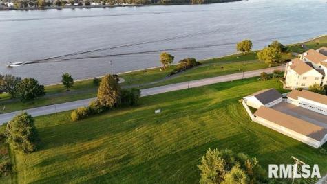 River Drive Moline IL 61265