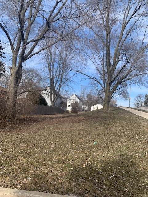 636 East 4th Avenue Naperville IL 60540