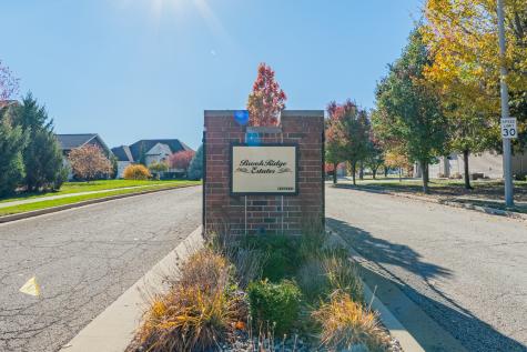 29 Brookstone Circle Bloomington IL 61704