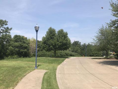 631 7TH Street Court Moline IL 61265