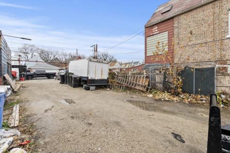 2724 South Karlov Avenue Chicago IL 60623