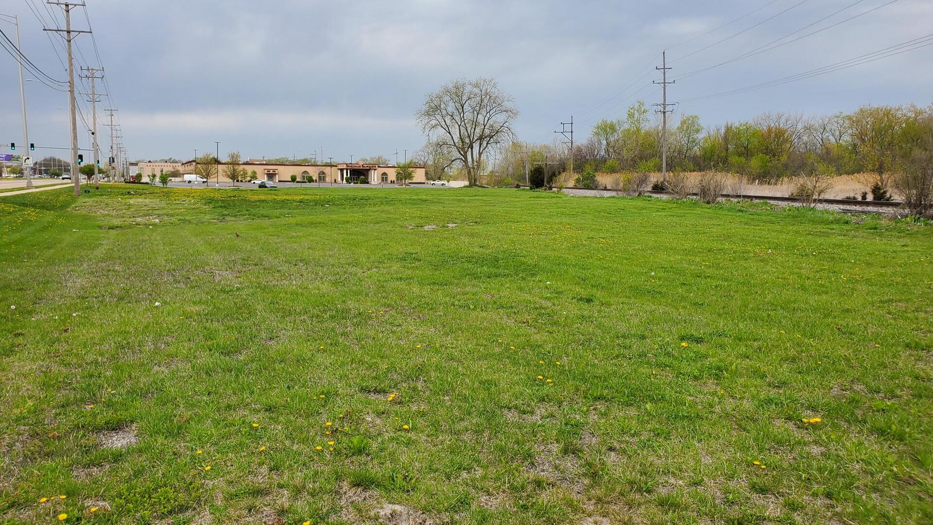 18W570 West North Avenue Villa Park IL 60181
